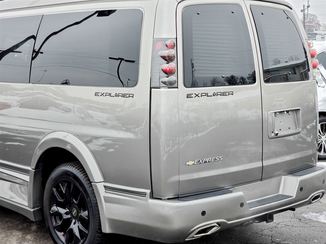 Chevrolet Express Cargo Van  2025