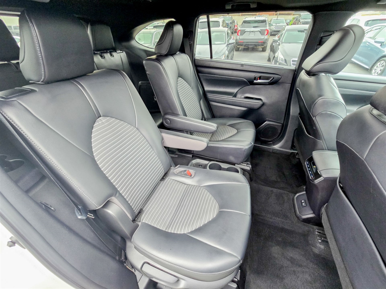 Toyota Highlander  2021