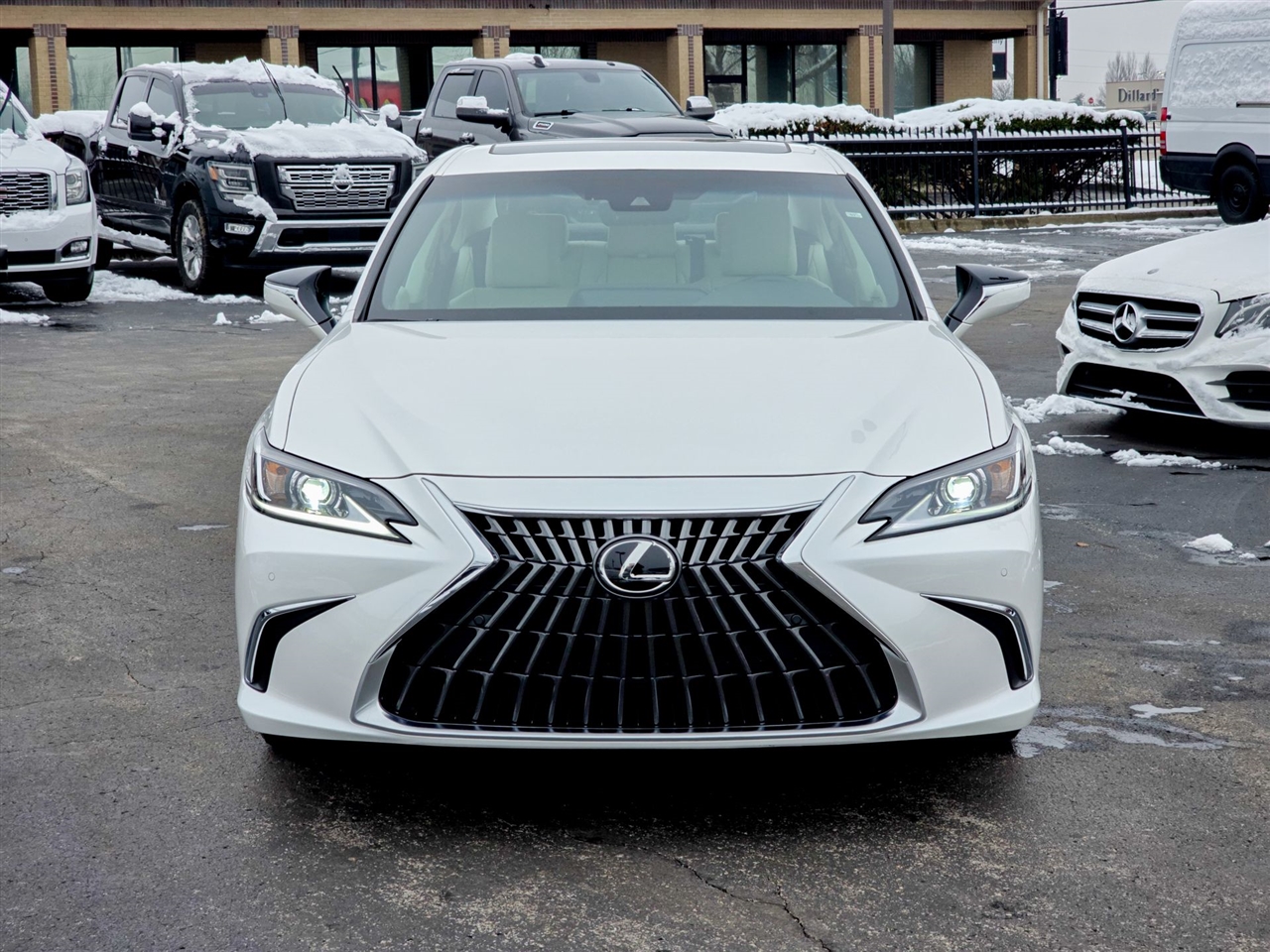 Lexus ES  2023