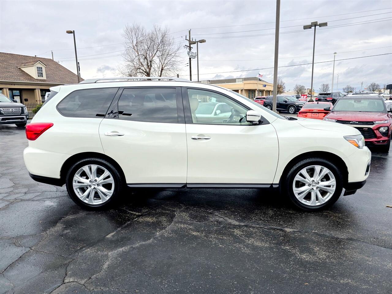 Nissan Pathfinder  2018