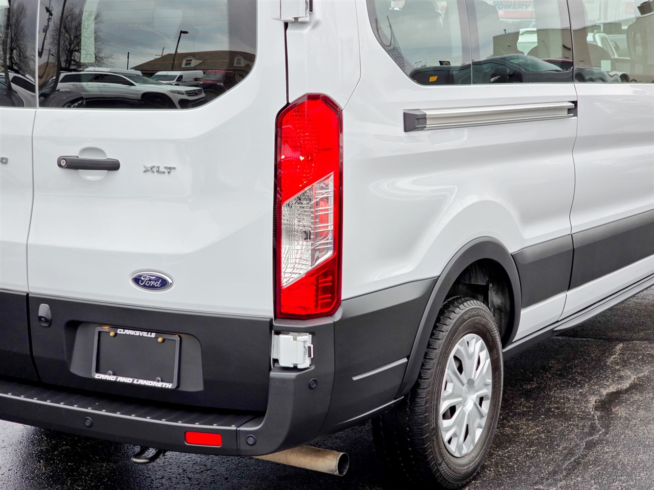 Ford Transit Passenger Wagon  2023