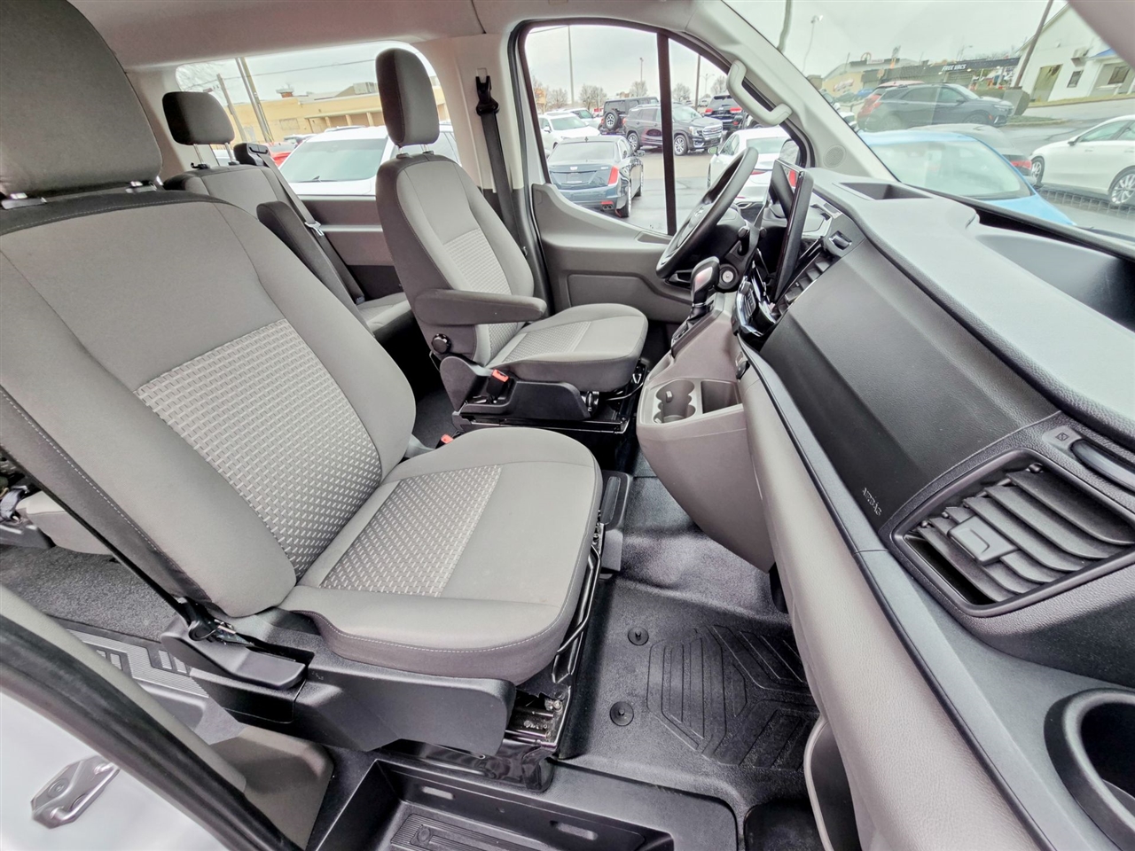 Ford Transit Passenger Wagon  2023