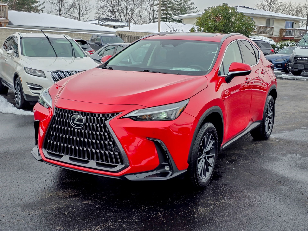 Lexus NX  2022