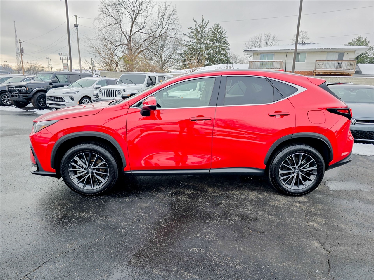Lexus NX  2022