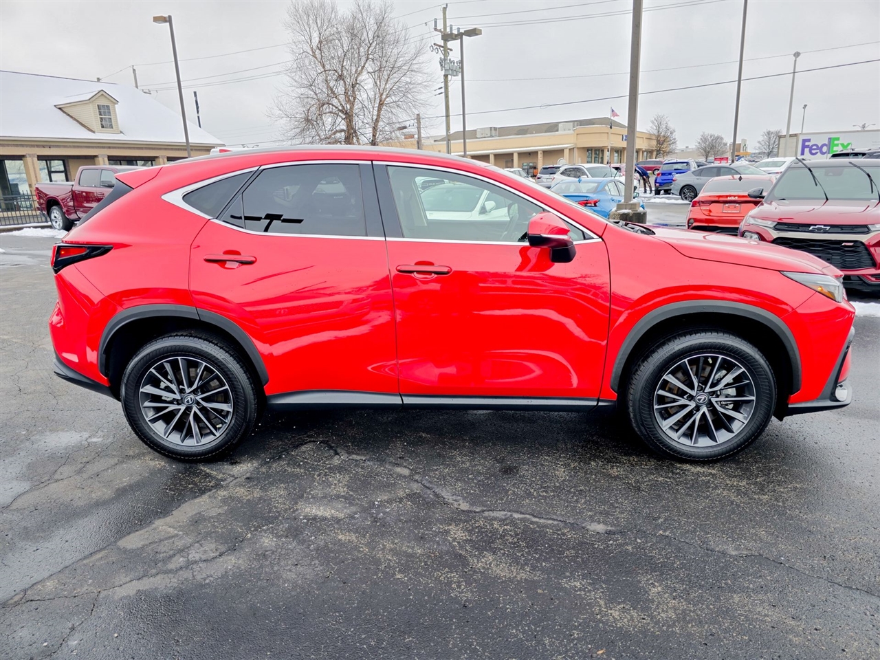 Lexus NX  2022