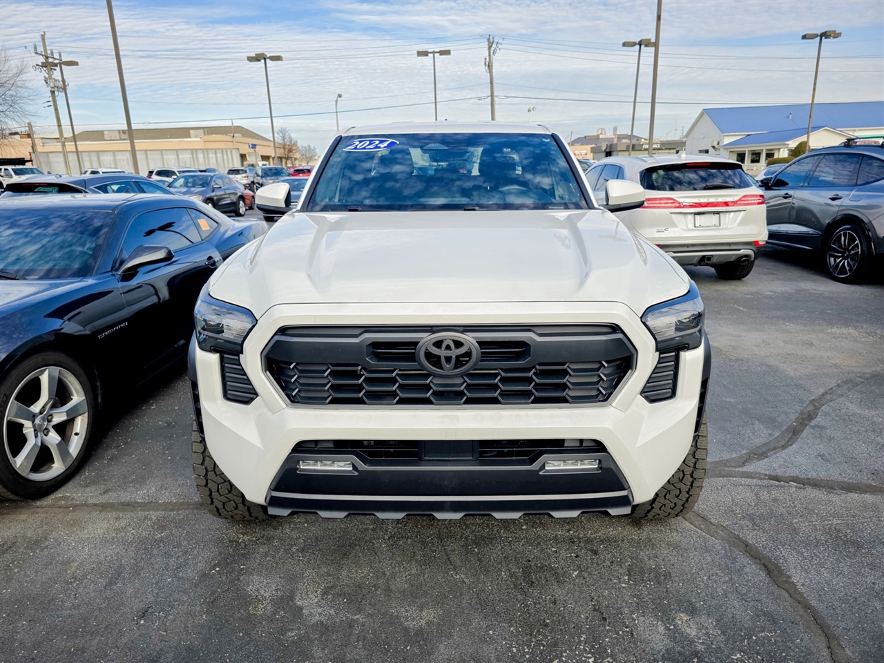 Toyota Tacoma 4WD  2024