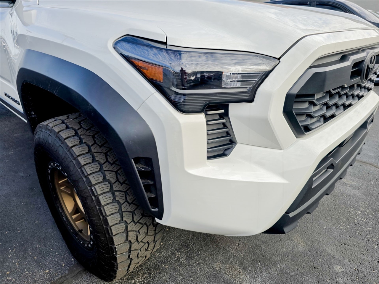 Toyota Tacoma 4WD  2024