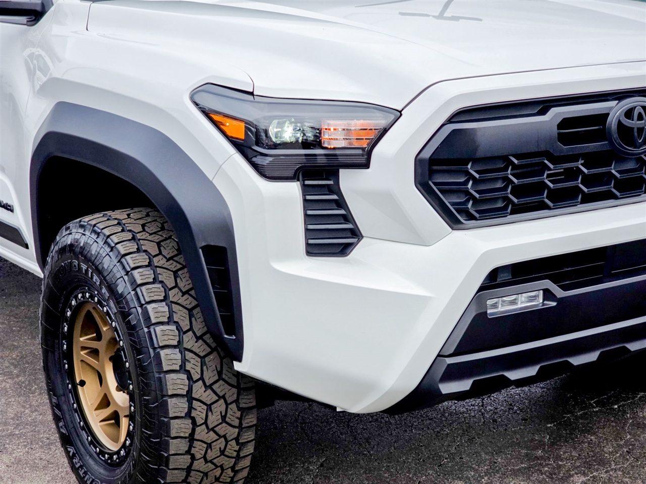 Toyota Tacoma 4WD  2024