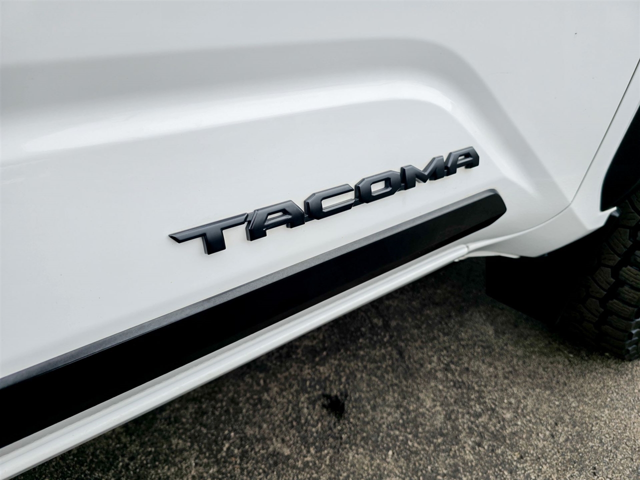 Toyota Tacoma 4WD  2024