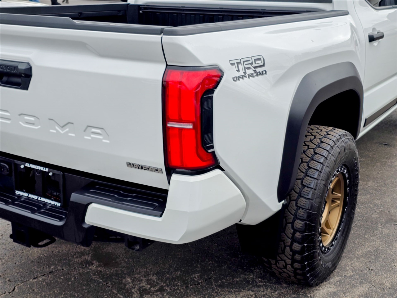 Toyota Tacoma 4WD  2024