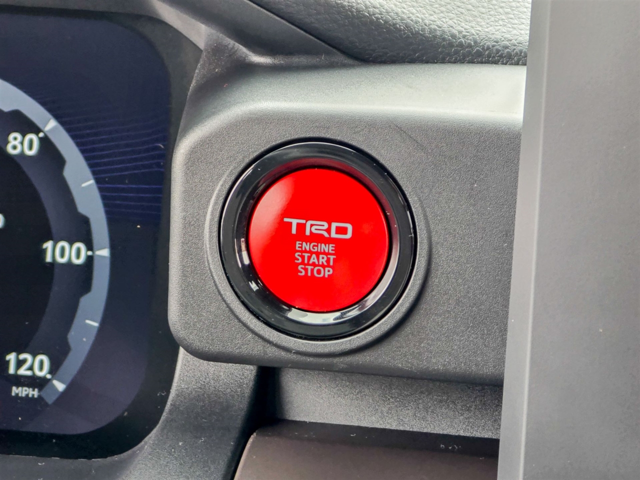 Toyota Tacoma 4WD  2024