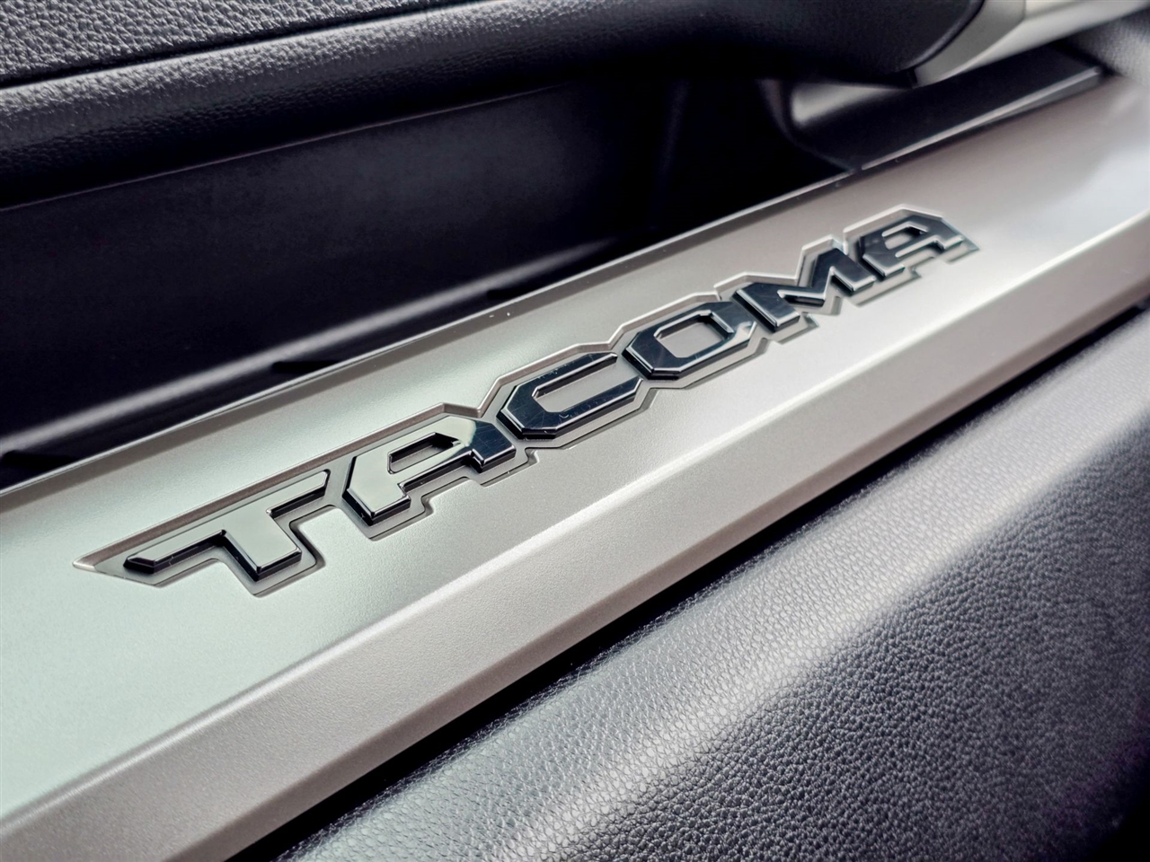 Toyota Tacoma 4WD  2024