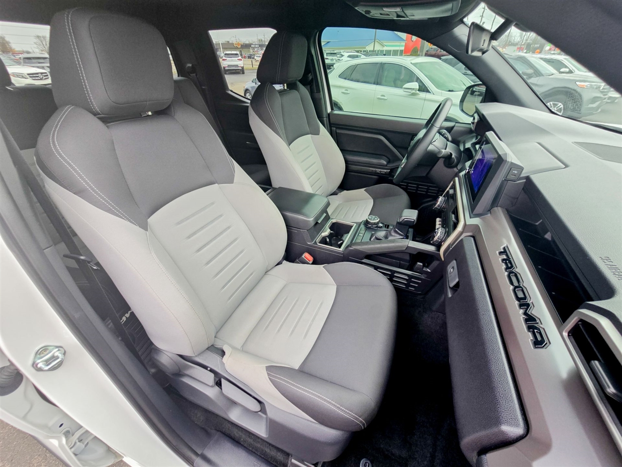 Toyota Tacoma 4WD  2024