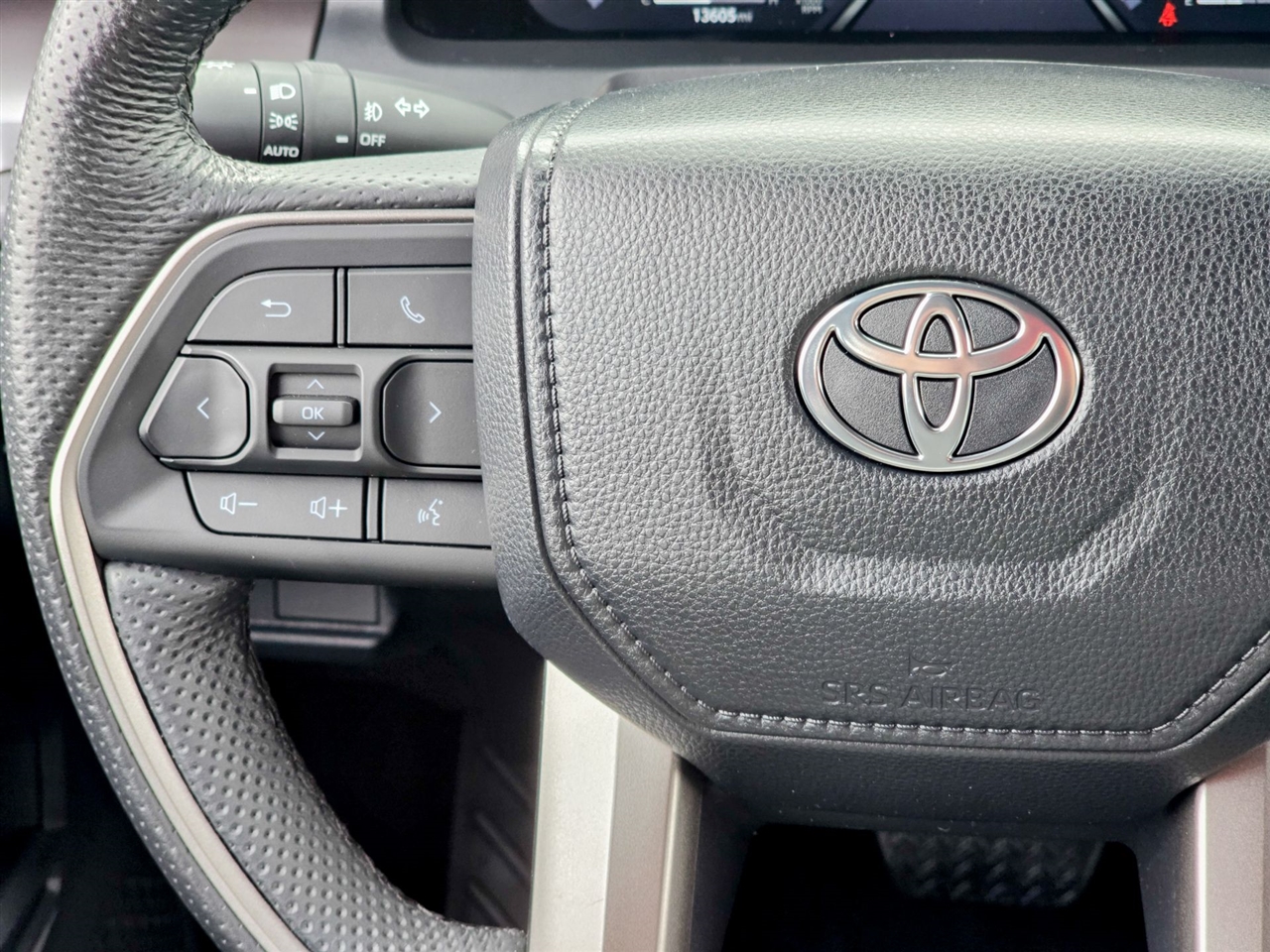 Toyota Tacoma 4WD  2024