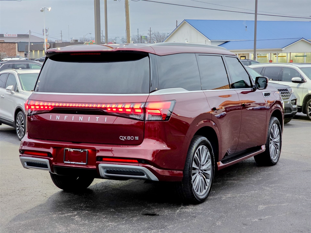 Infiniti QX80  2025
