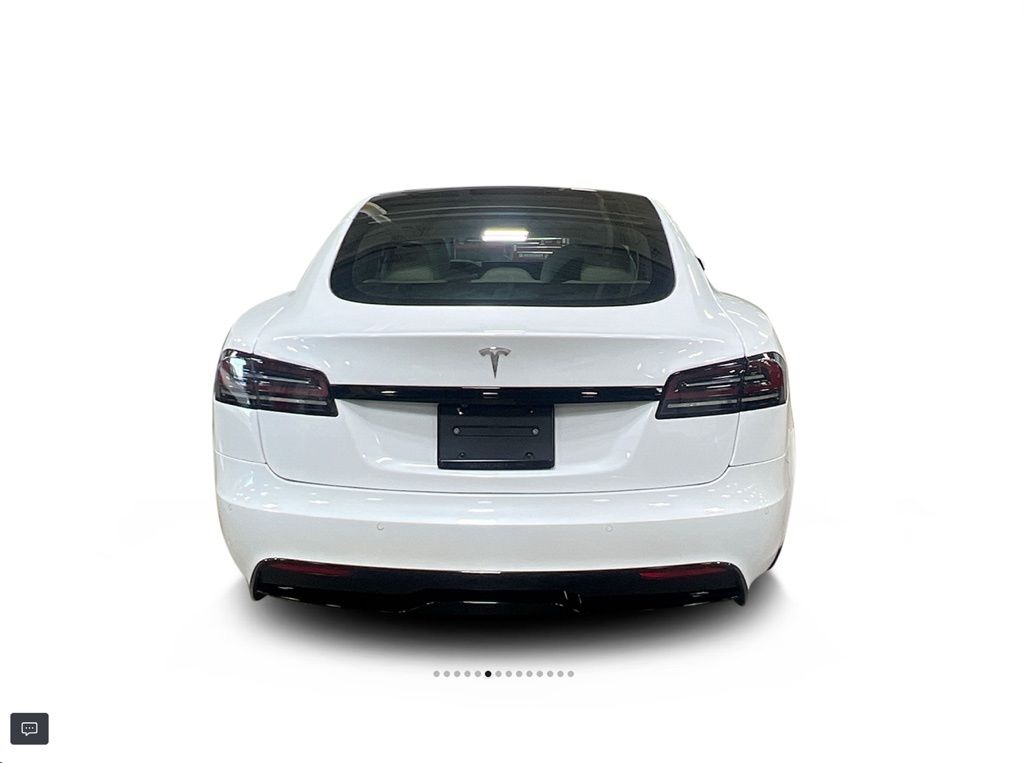 Tesla Model S  2022