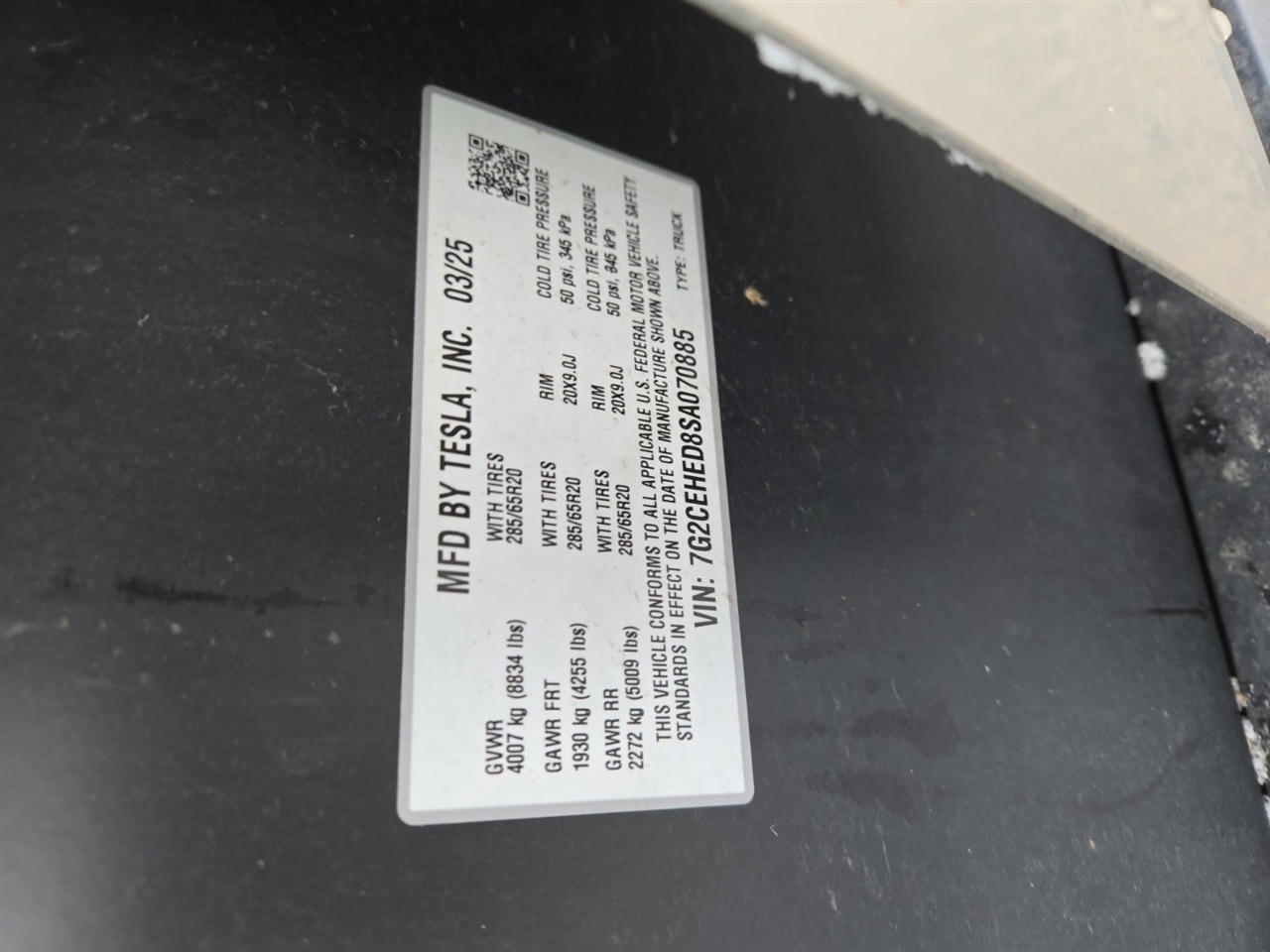 Tesla Cybertruck  2025