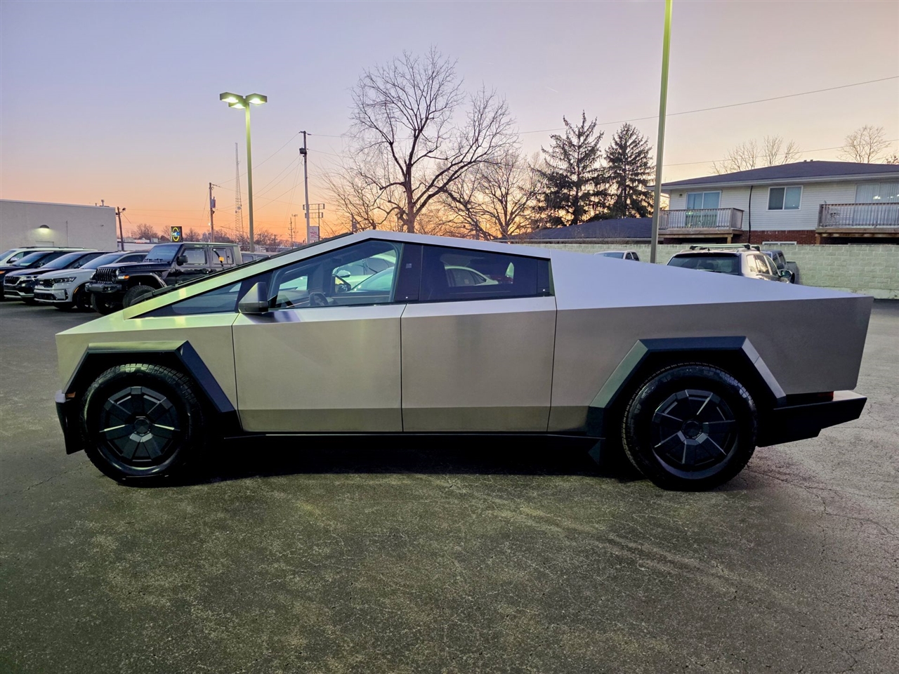 Tesla Cybertruck  2025