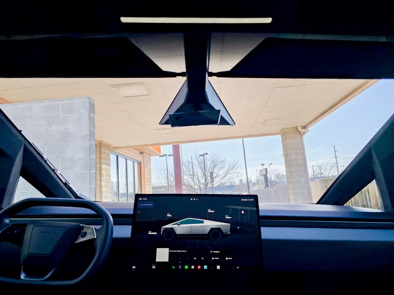 Tesla Cybertruck  2025