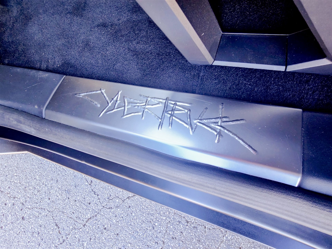 Tesla Cybertruck  2025