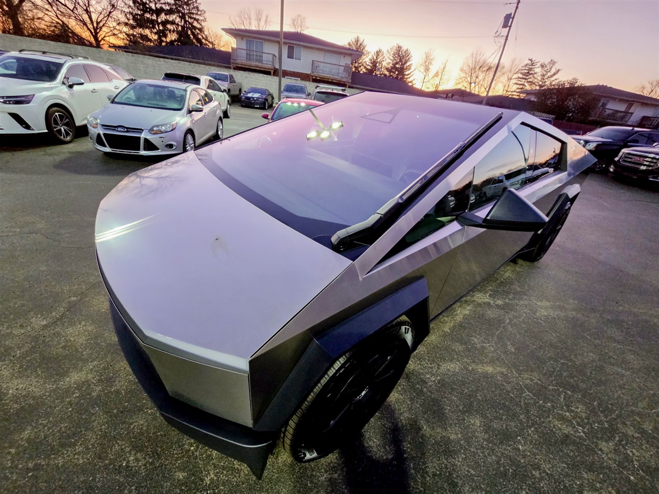 Tesla Cybertruck  2025