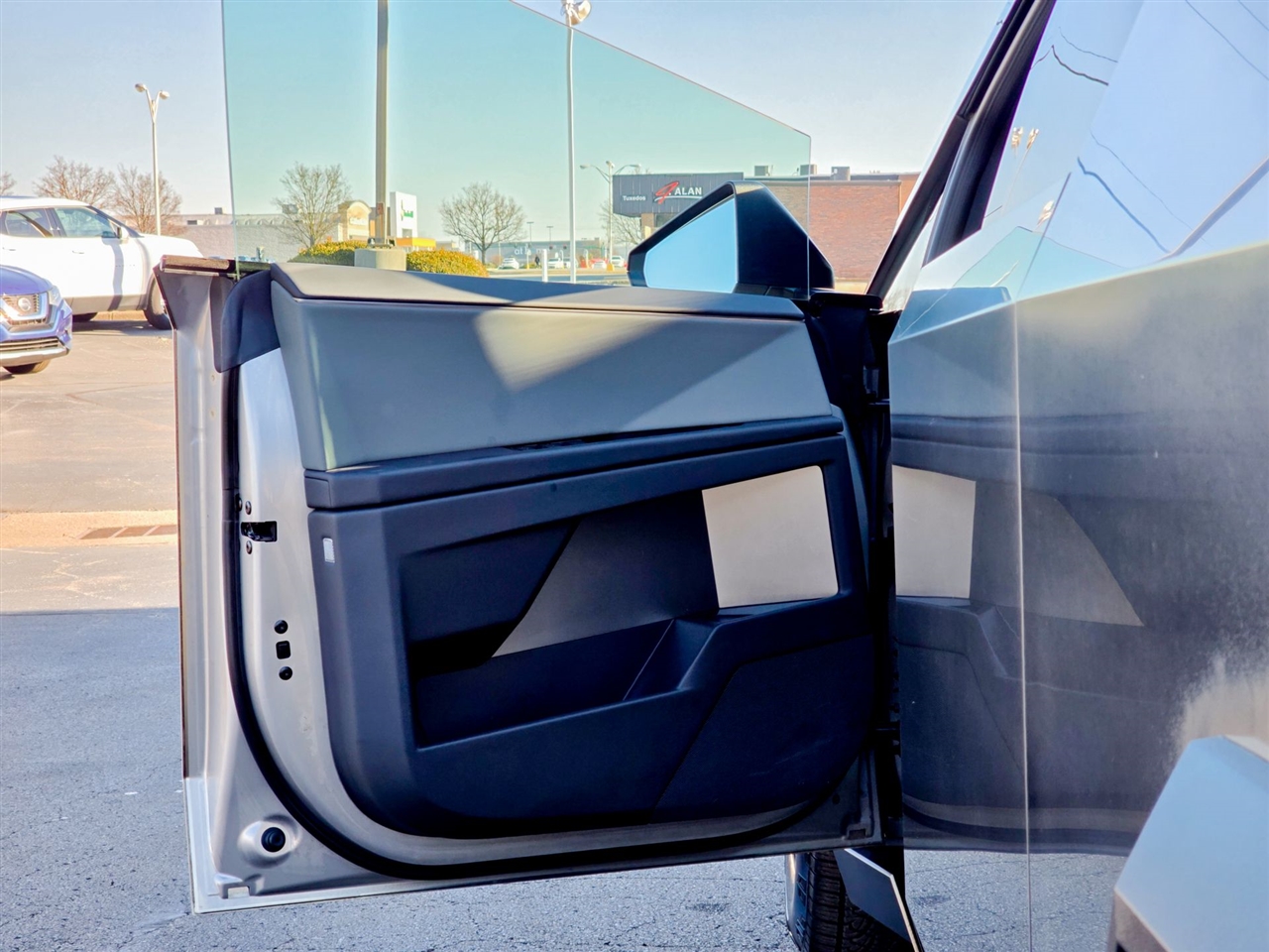 Tesla Cybertruck  2025