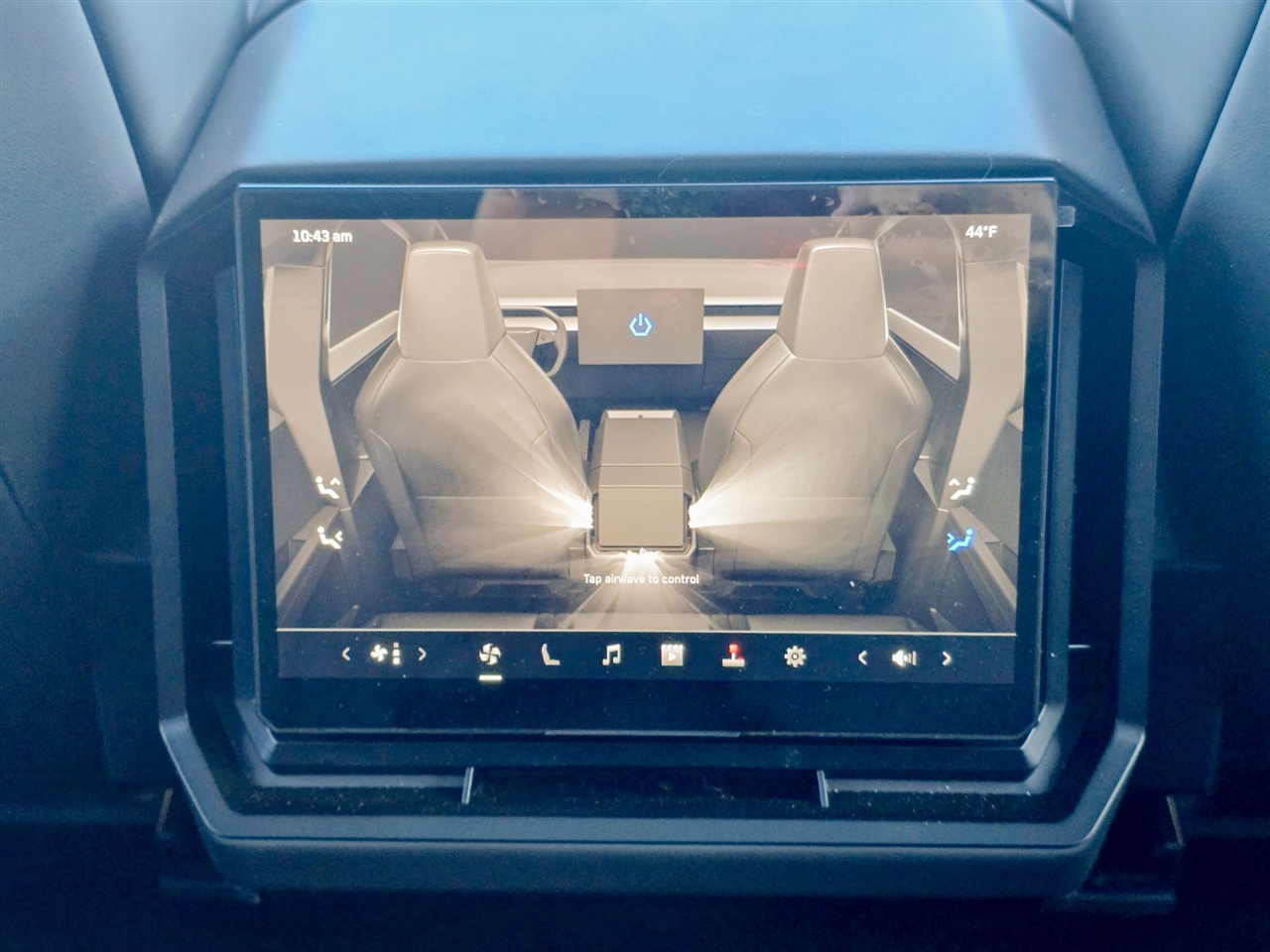 Tesla Cybertruck  2025