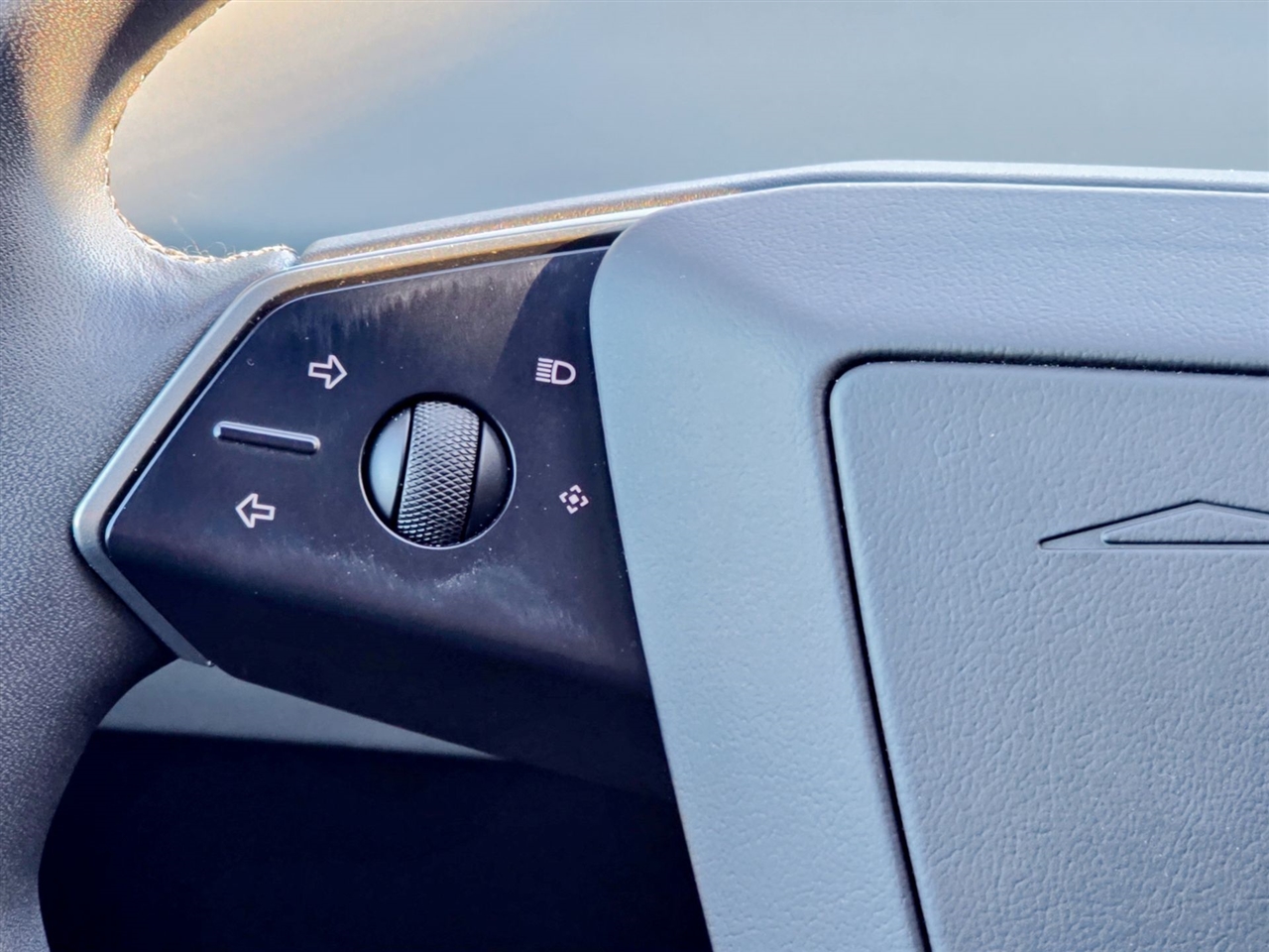 Tesla Cybertruck  2025