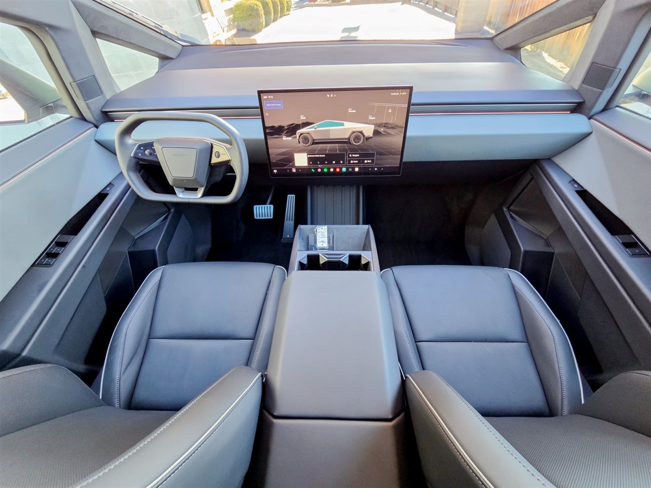 Tesla Cybertruck  2025