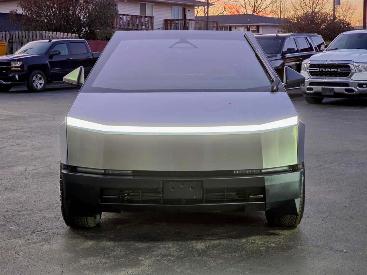 Tesla Cybertruck  2025