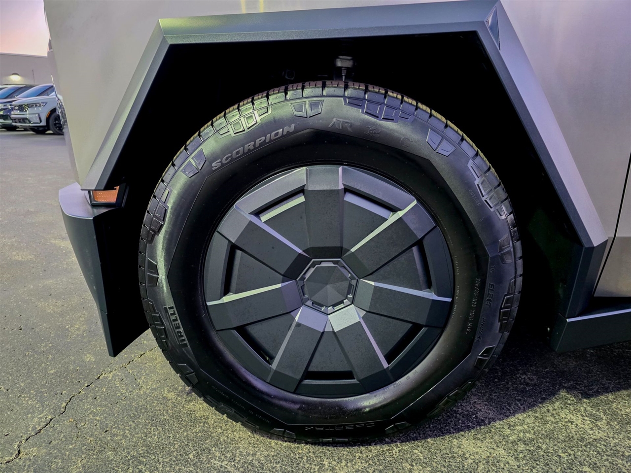 Tesla Cybertruck  2025