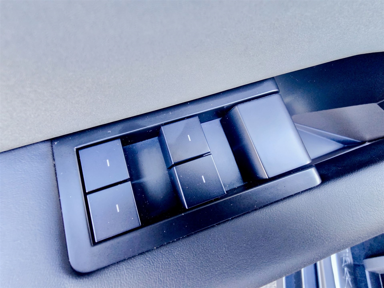 Tesla Cybertruck  2025