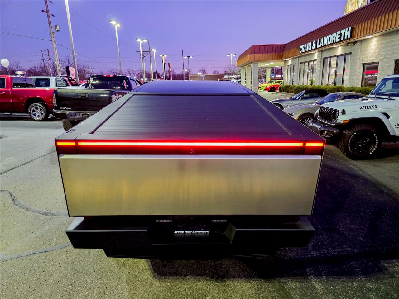 Tesla Cybertruck  2025