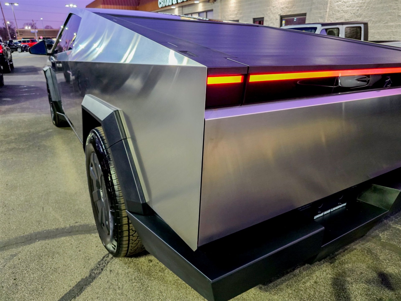 Tesla Cybertruck  2025