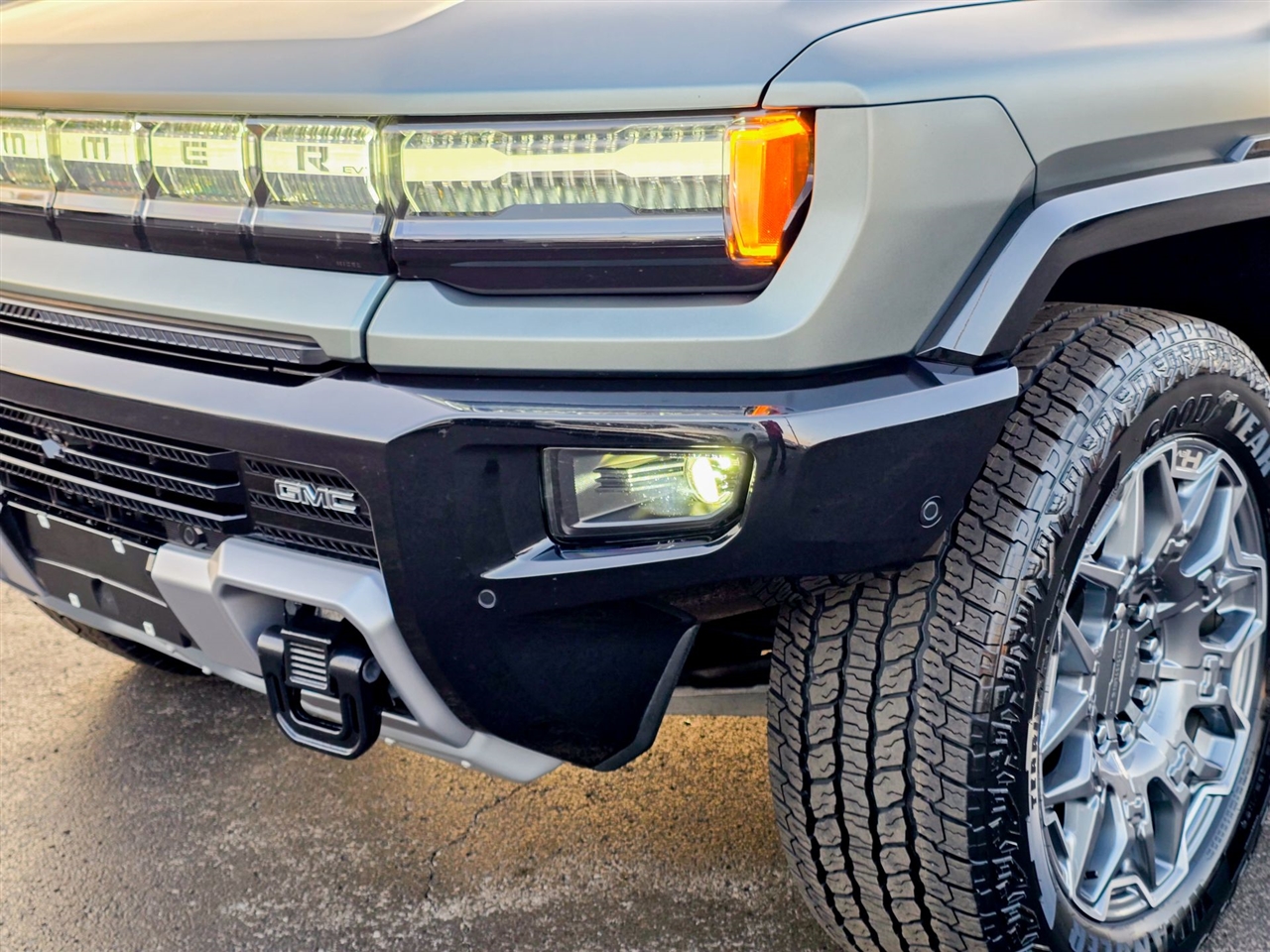 GMC HUMMER EV SUV  2024