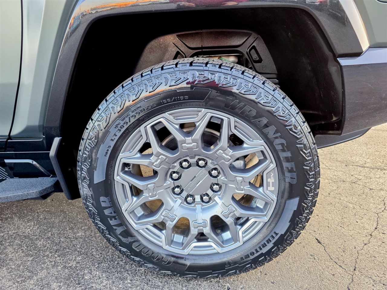 GMC HUMMER EV SUV  2024