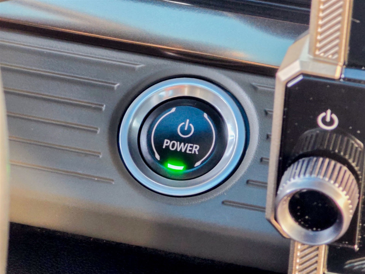 GMC HUMMER EV SUV  2024