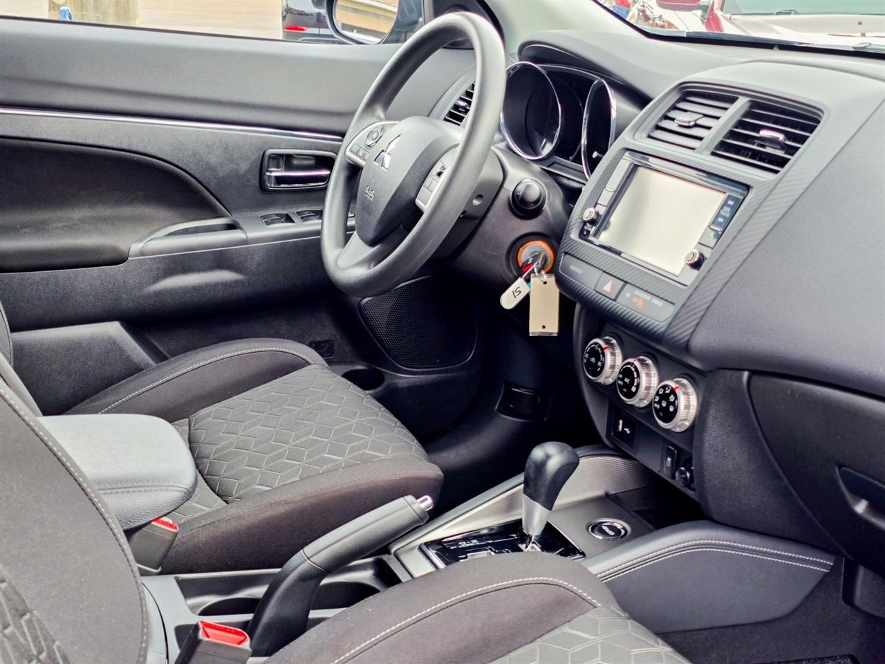 Mitsubishi Outlander Sport  2024