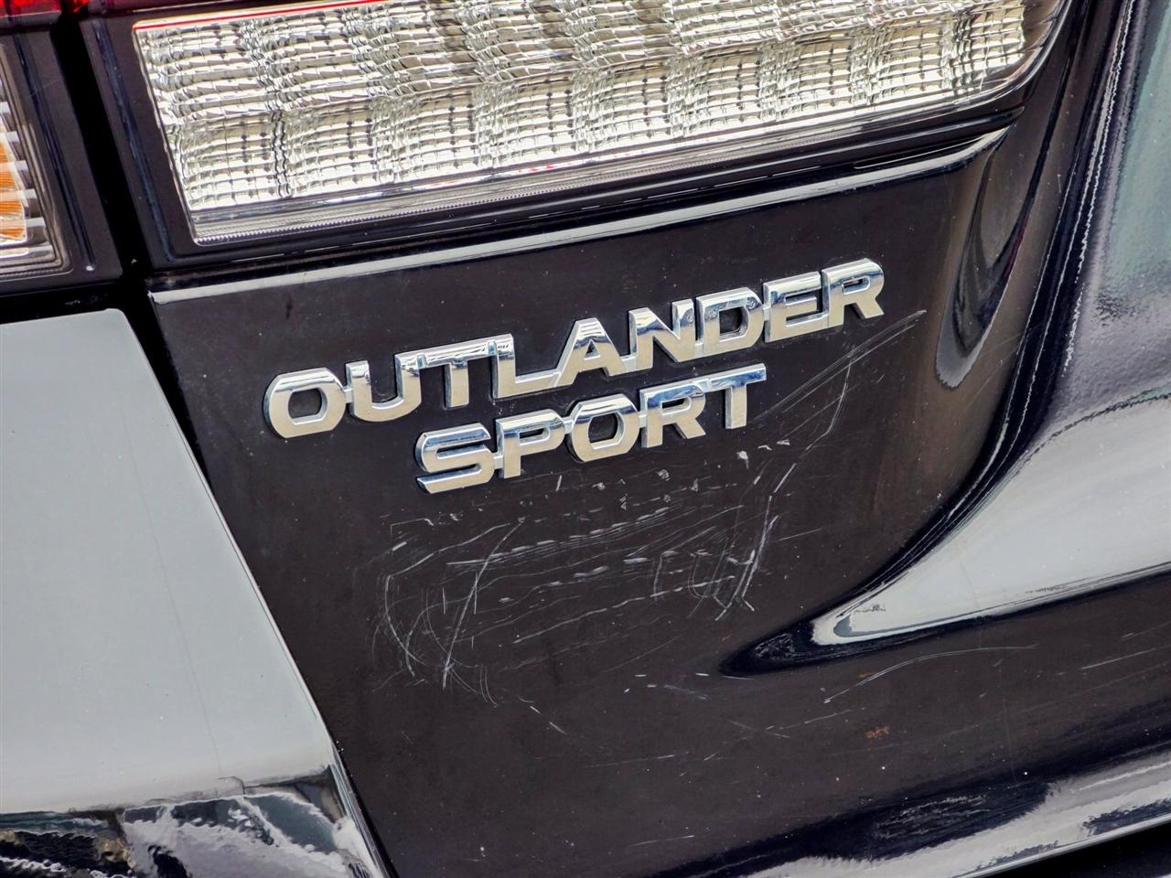 Mitsubishi Outlander Sport  2024