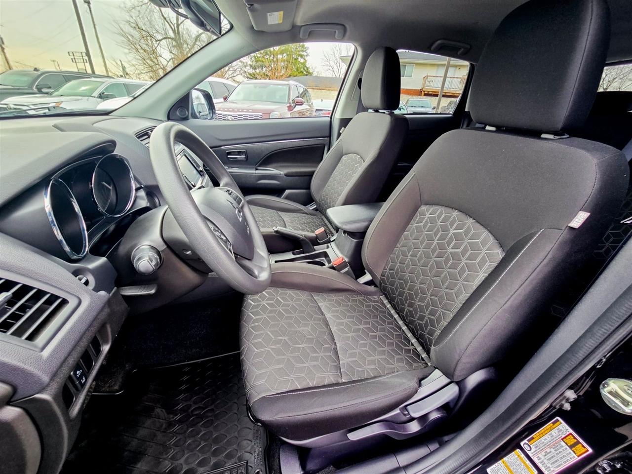 Mitsubishi Outlander Sport  2024