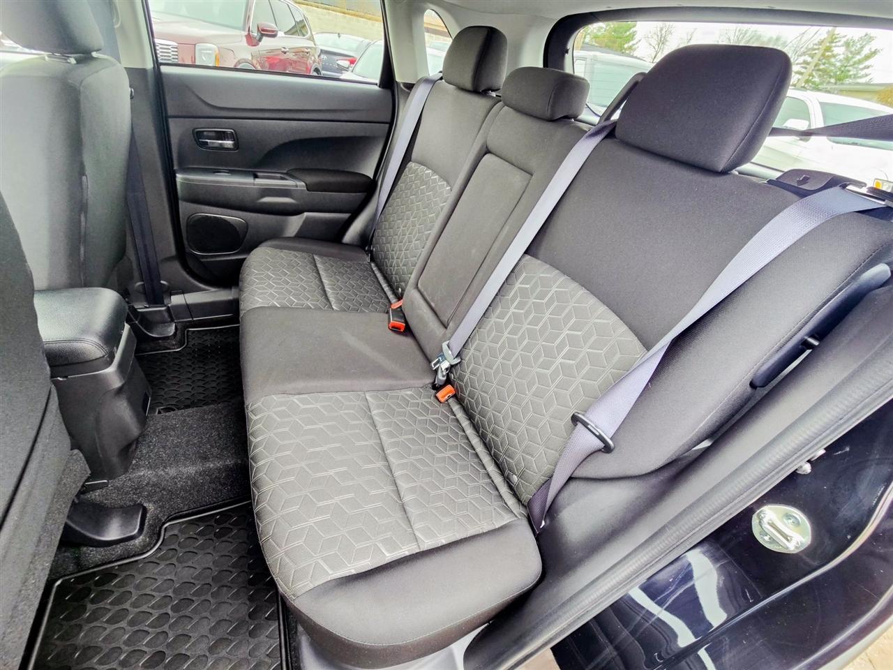 Mitsubishi Outlander Sport  2024