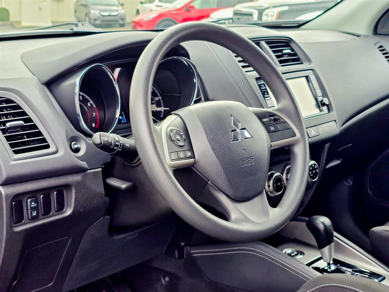 Mitsubishi Outlander Sport  2024