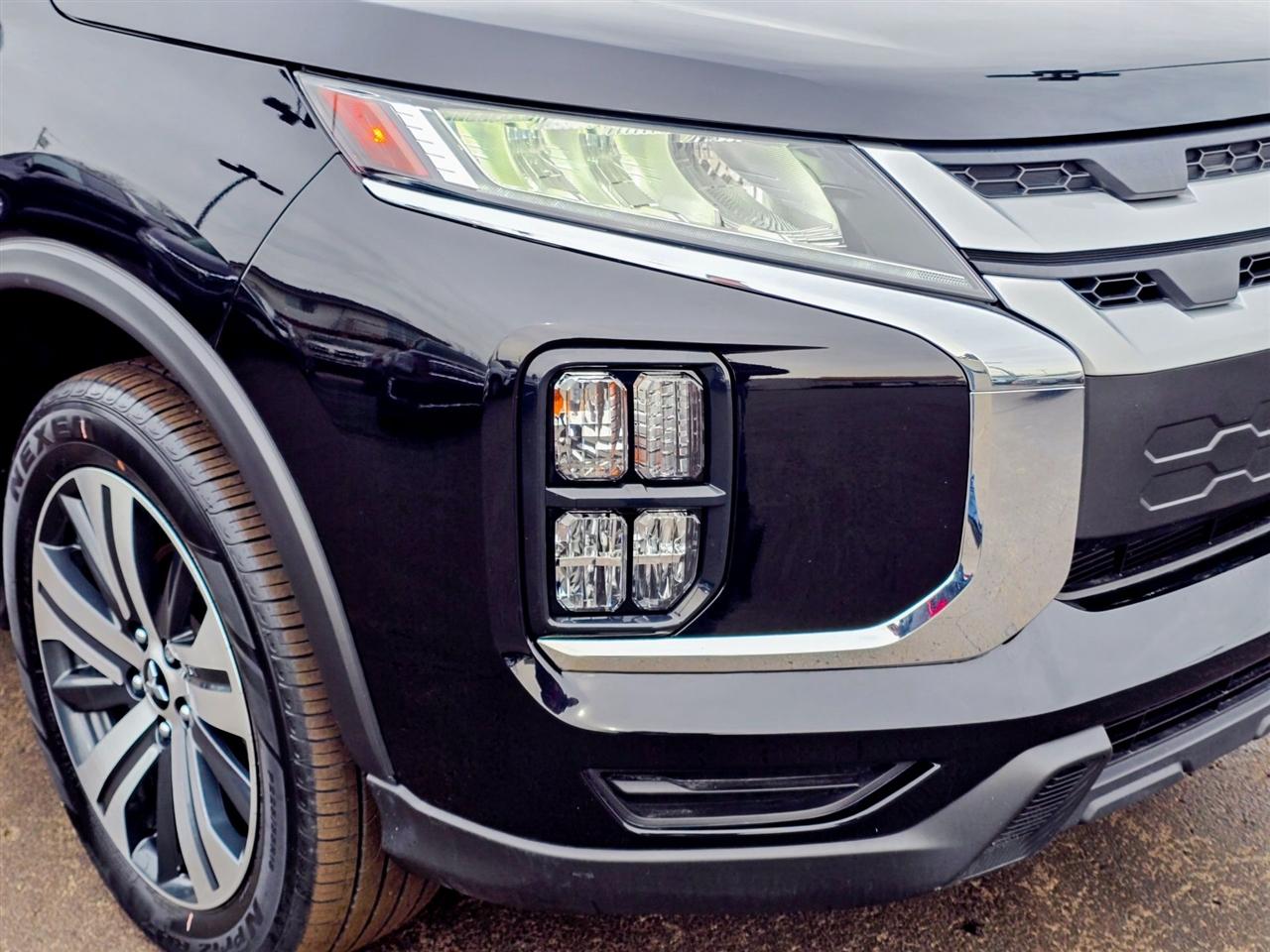 Mitsubishi Outlander Sport  2024