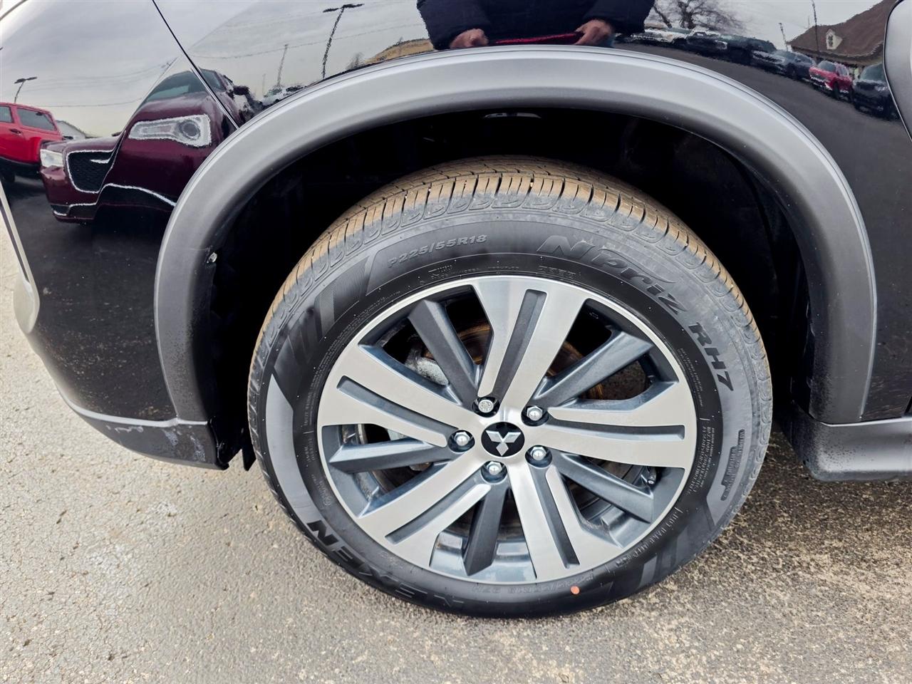 Mitsubishi Outlander Sport  2024