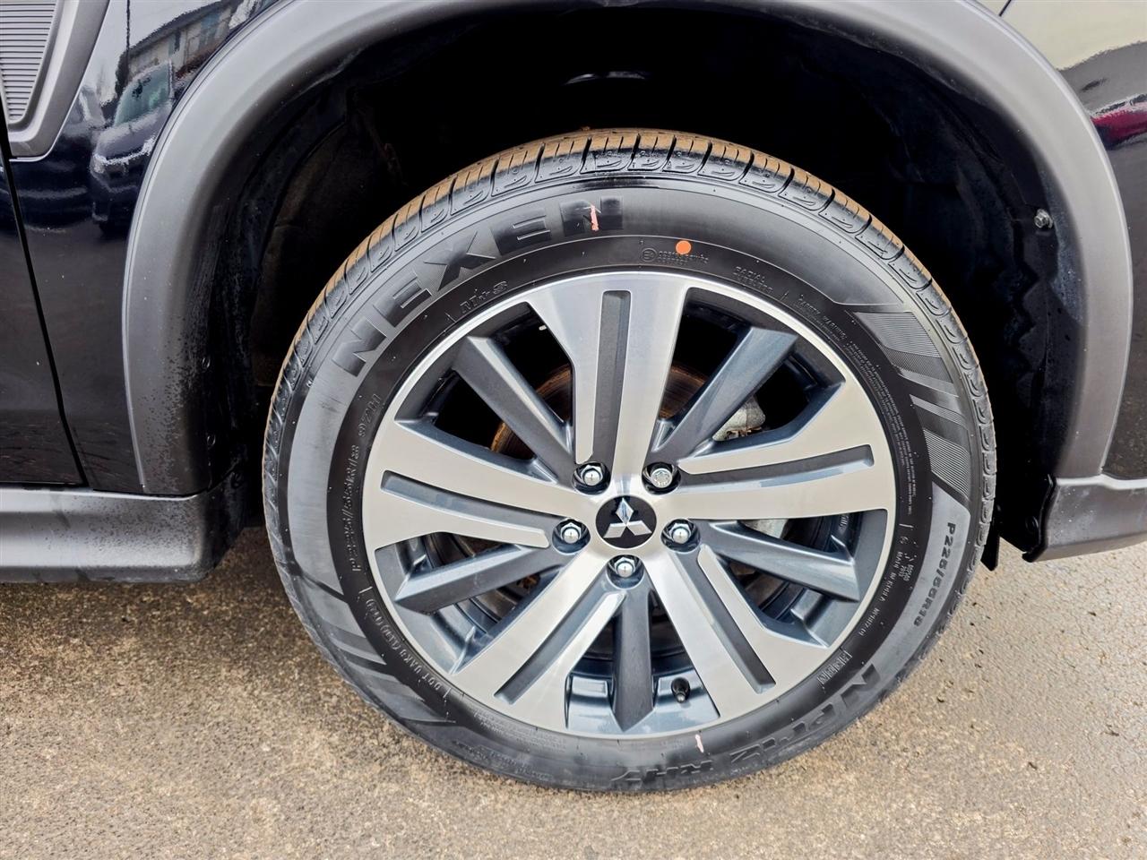 Mitsubishi Outlander Sport  2024