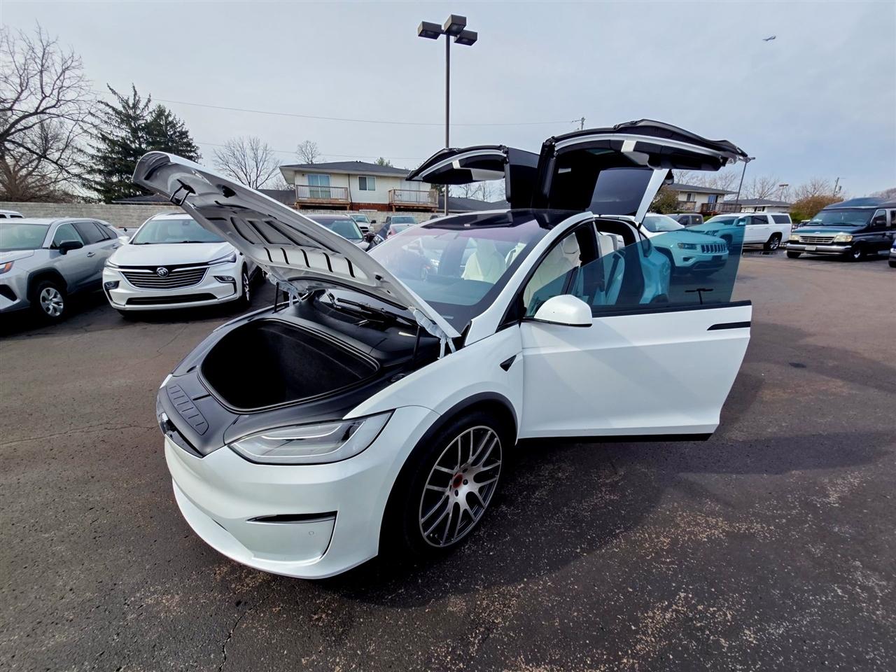Tesla Model X  2022