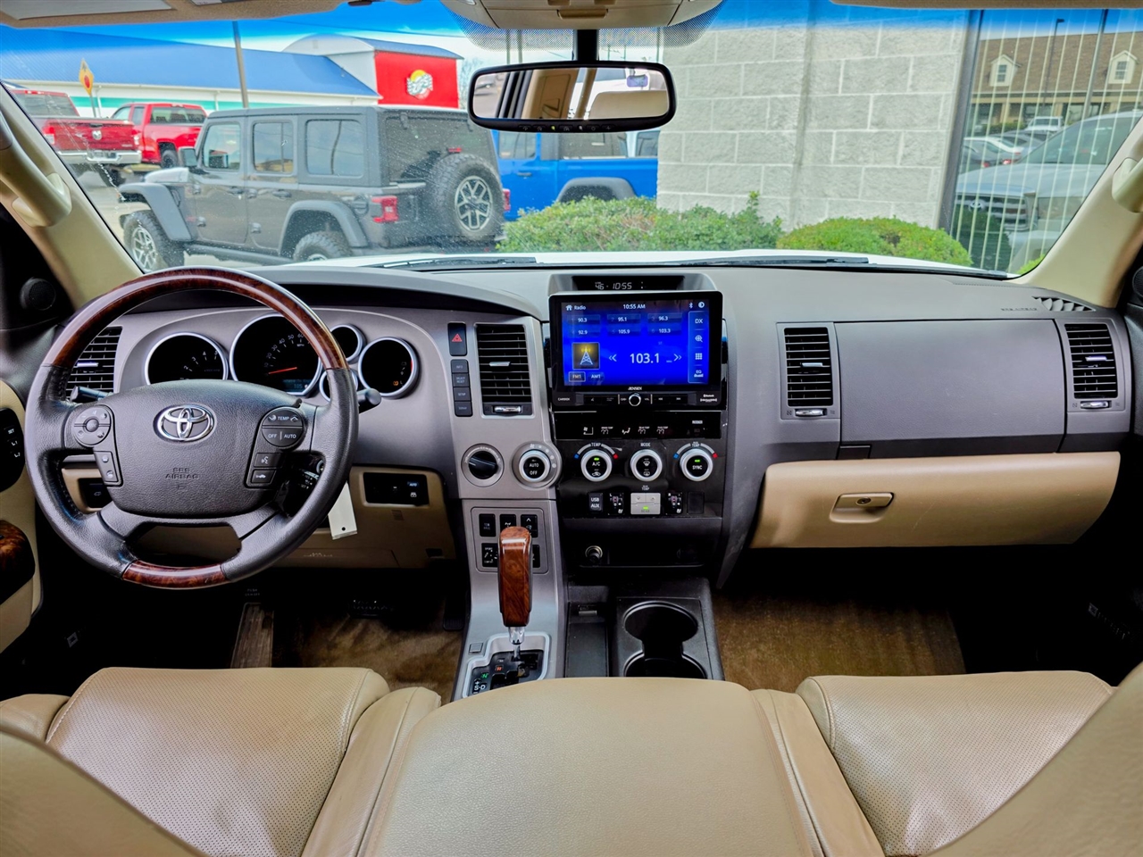 Toyota Sequoia  2010