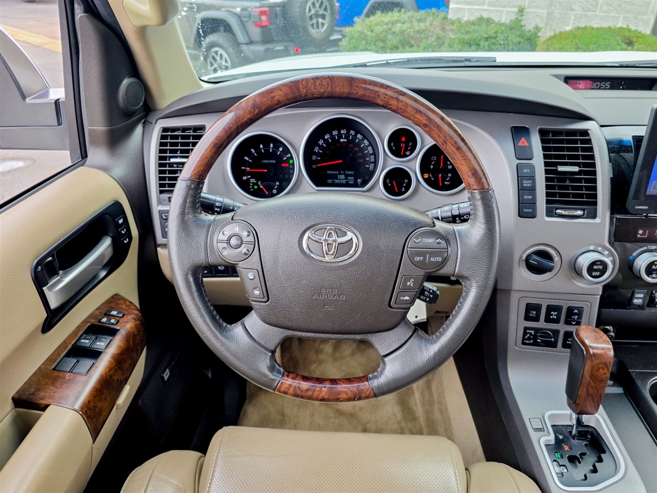 Toyota Sequoia  2010