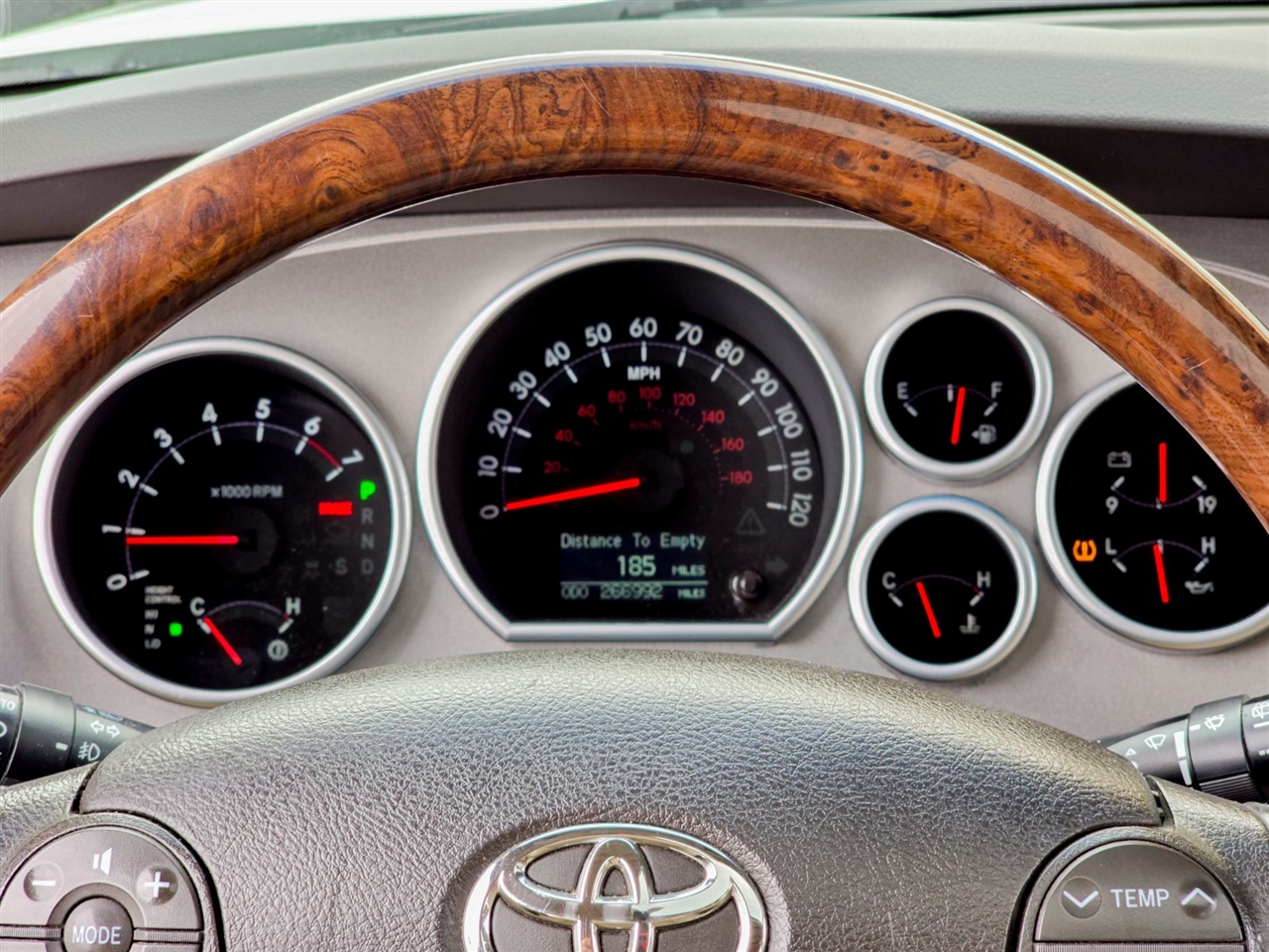 Toyota Sequoia  2010