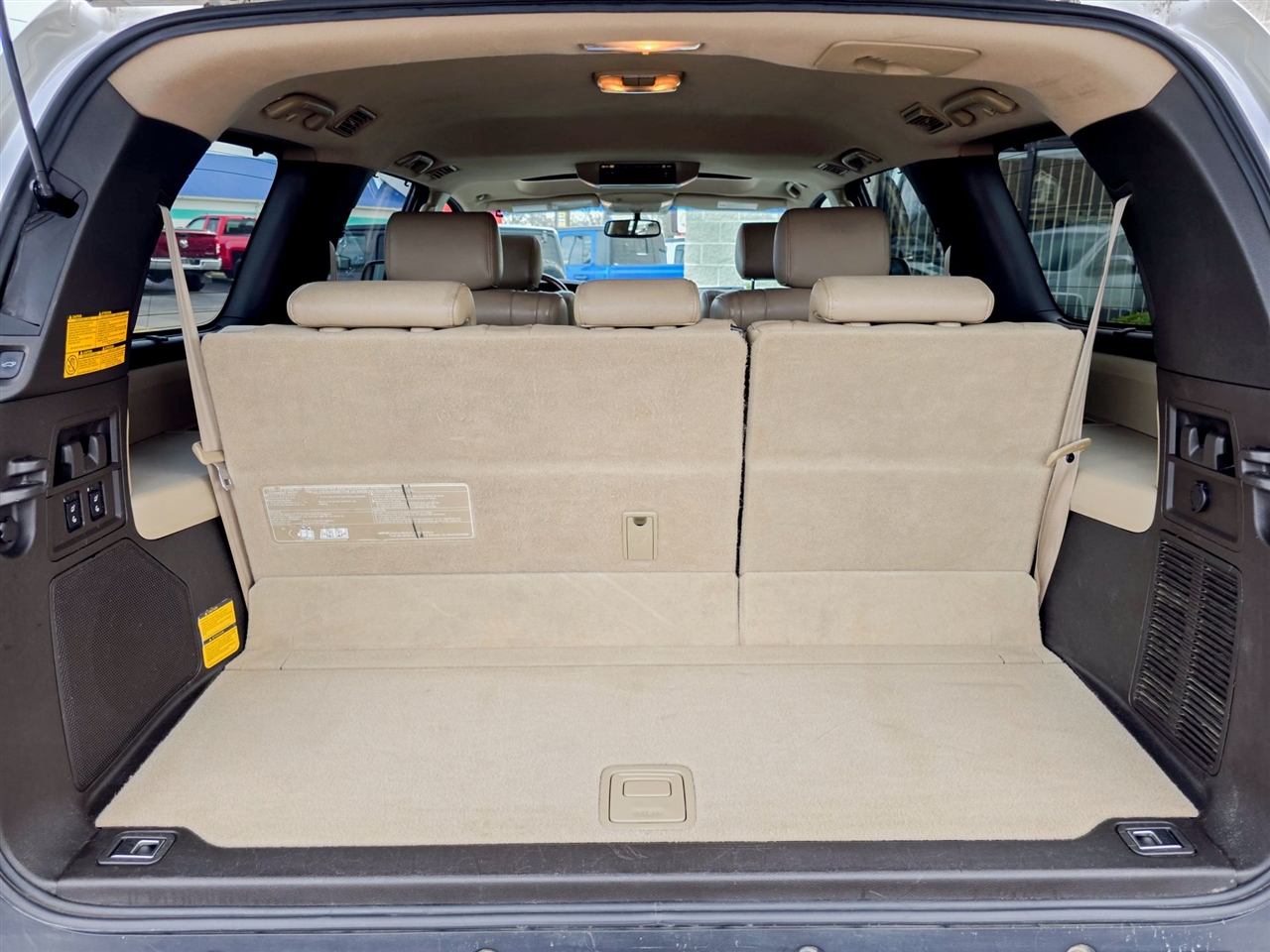 Toyota Sequoia  2010